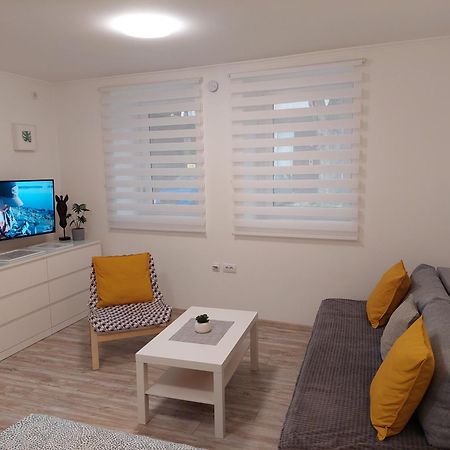 Street Apartment Subotica Ngoại thất bức ảnh